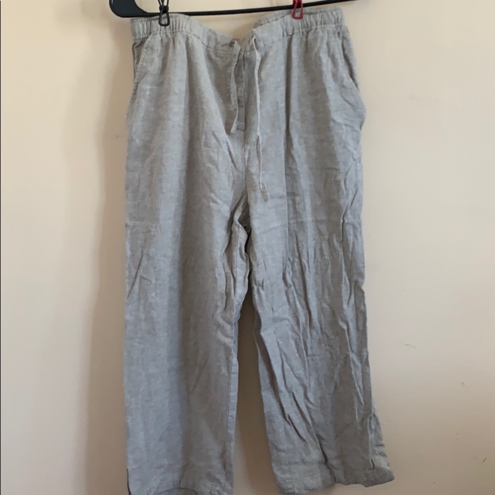 Cream/gray wide leg cropped pants